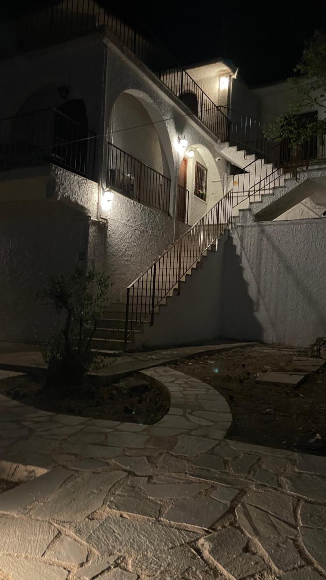 Zenso Studios Tolón Exterior photo