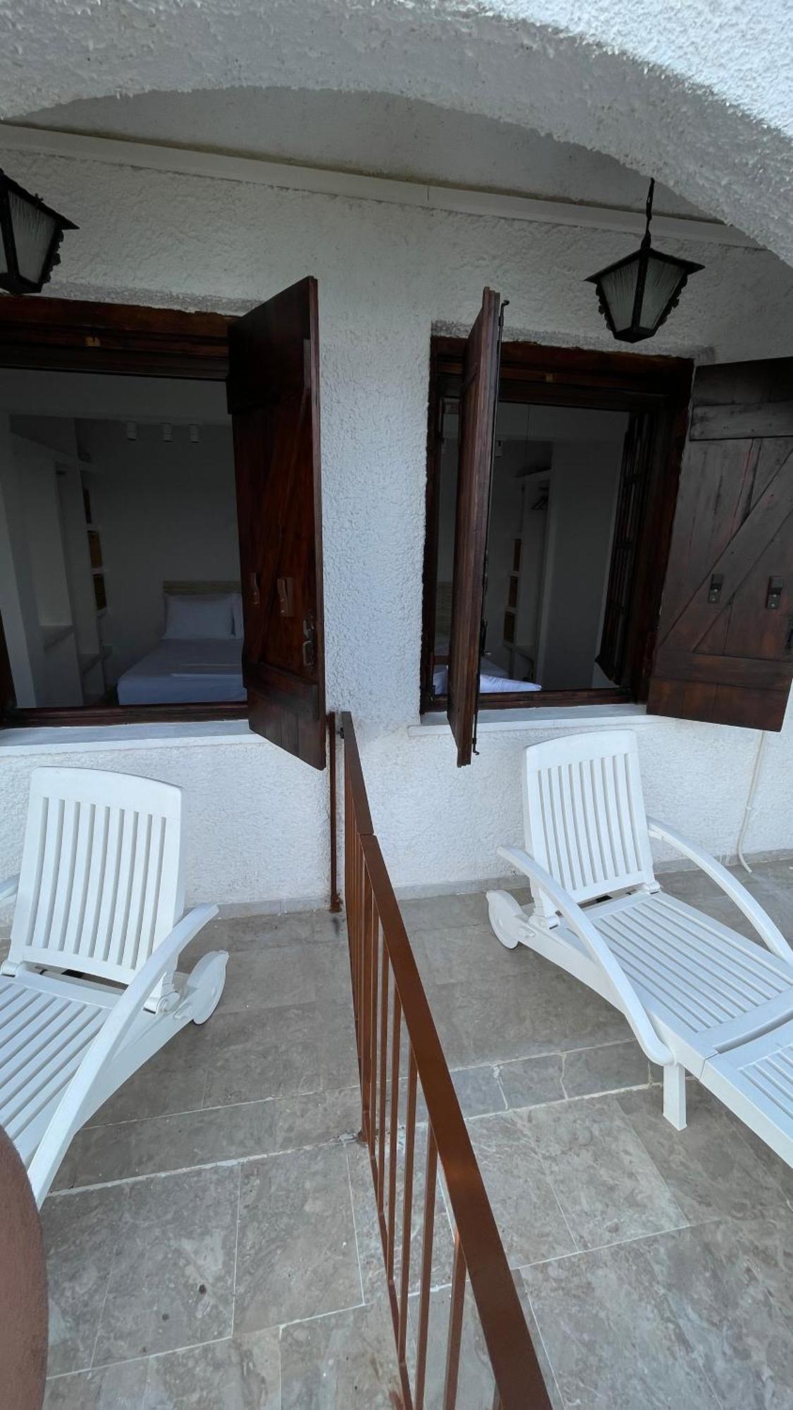 Zenso Studios Tolón Exterior photo